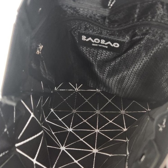 BaoBao by Issey Miyake Silver Lucent Geometric Tote - Picture 5 of 6